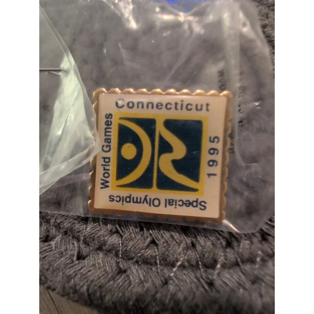 Connecticut 1995 Special Olympics World Games Pin Badge‎ Rare Vintage